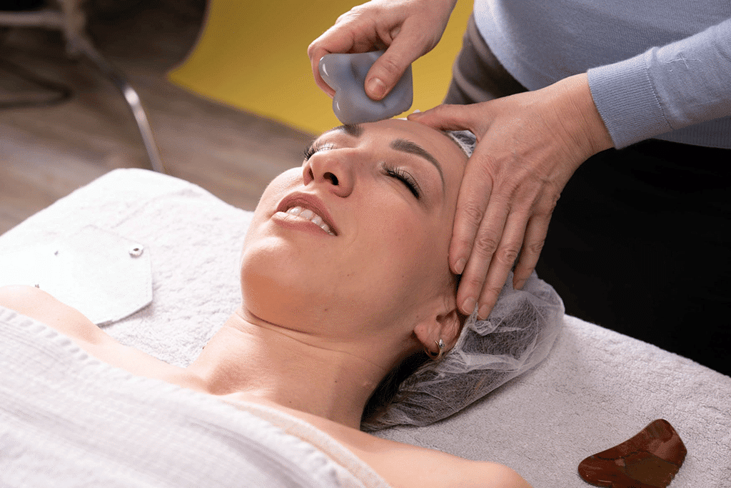 Che cos’è il trattamento di anti-aging facciale con yt method