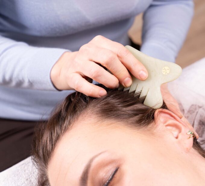 Guasha pettine medicina tradizionale cinese
